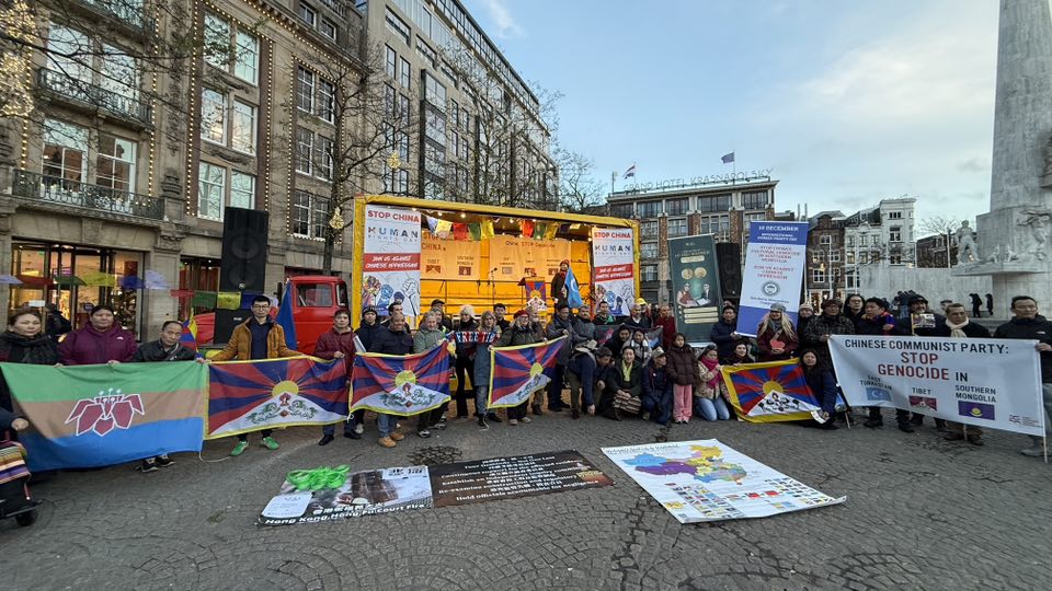 Brede coalitie van mensenrechtenorganisaties verzameld in Amsterdam voor Internationale Mensenrechtendag 2025