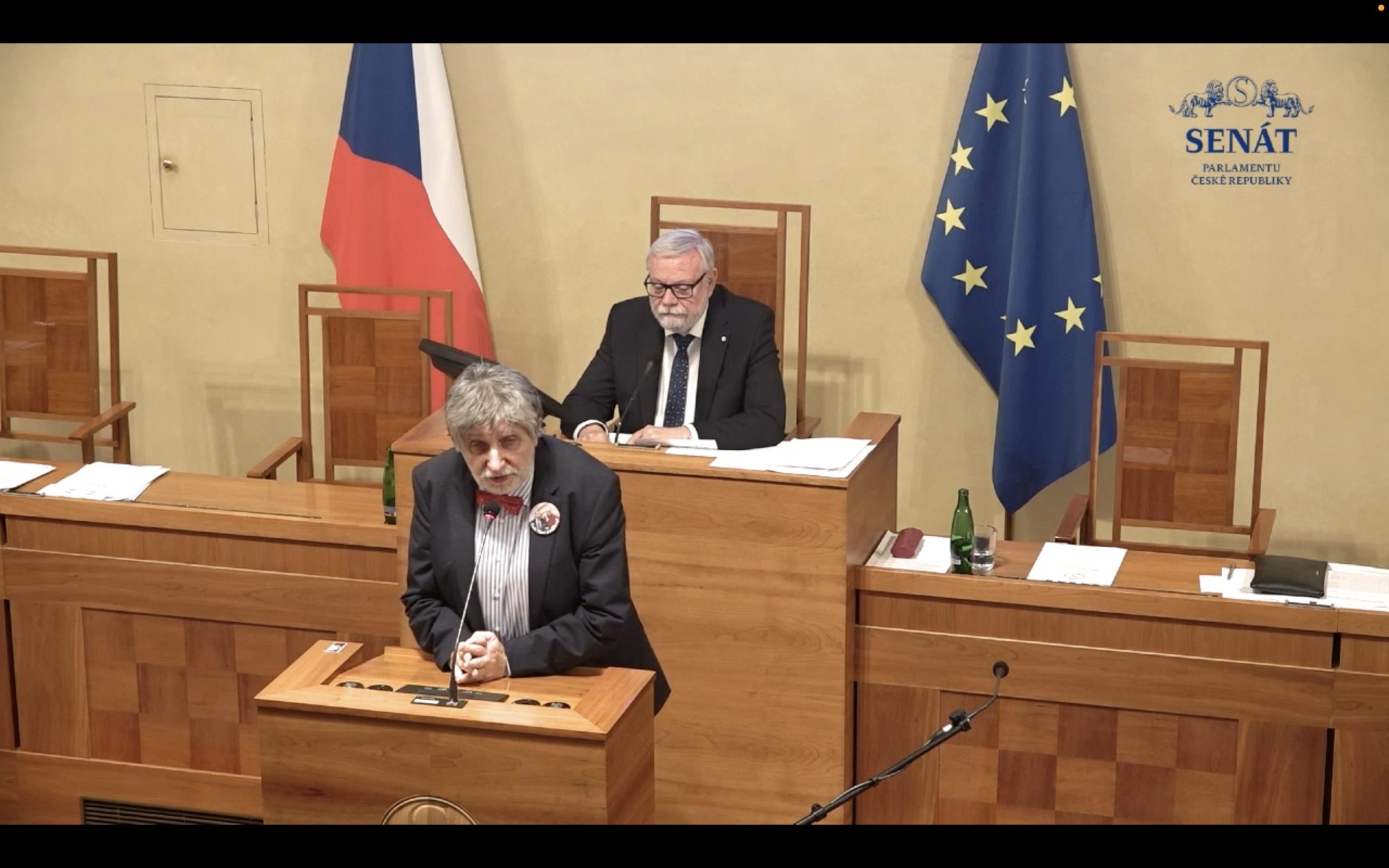 Senator Břetislav Rychlík steunt de resolutie